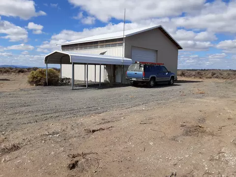 86645 Stagecoach Ln, Christmas Valley, OR 97641