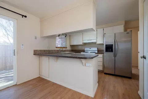 Kitchen - 61683 Daly Estates Dr, Bend, OR 97702 photo 3 of 4