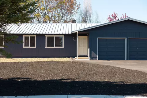Exterior - 61683 Daly Estates Dr, Bend, OR 97702 photo 7 of 11