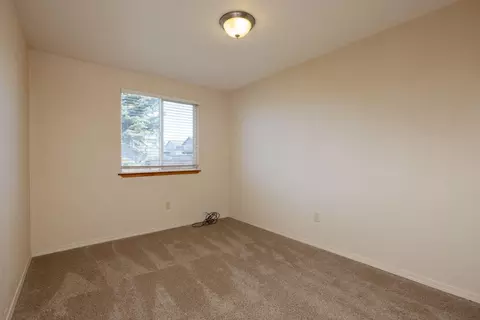Bedroom - 61683 Daly Estates Dr, Bend, OR 97702 photo 5 of 6
