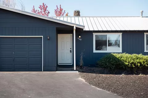 Exterior - 61683 Daly Estates Dr, Bend, OR 97702 photo 3 of 11