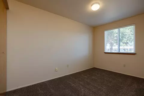 Bedroom - 61683 Daly Estates Dr, Bend, OR 97702 photo 2 of 6
