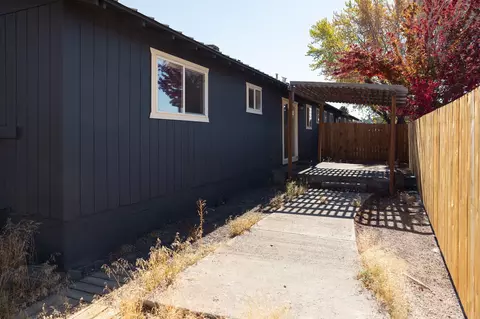 Exterior - 61683 Daly Estates Dr, Bend, OR 97702 photo 4 of 11