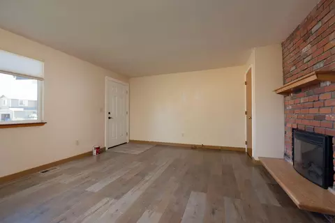 Living - 61683 Daly Estates Dr, Bend, OR 97702 photo 1 of 6