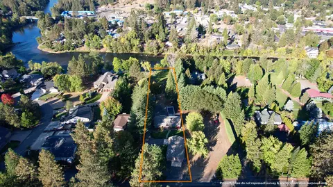 579 Melrose Ln, Shady Cove, OR 97539