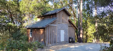 127 Sunny Valley Loop, Wolf Creek, OR 97497