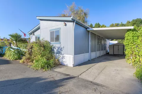 422 Teakwood Dr, Grants Pass, OR 97526