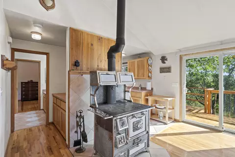 Entry Way - 943 Leafwood Dr, Eagle Point, OR 97524 photo 1 of 1