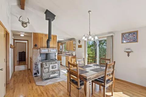 Dining - 943 Leafwood Dr, Eagle Point, OR 97524 photo 1 of 1