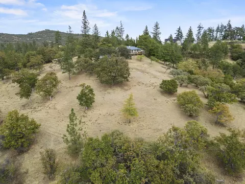 View/Area - 943 Leafwood Dr, Eagle Point, OR 97524 photo 14 of 14