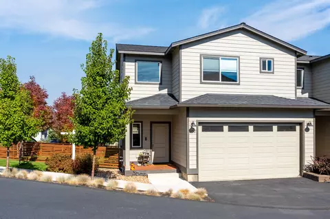 952 NE Paula Dr, Bend, OR 97701