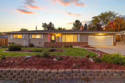 6375 Bryant Ave, Klamath Falls, OR 97603