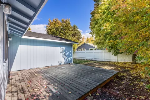 1728 NE Carson Way, Bend, OR 97701 photo 33
