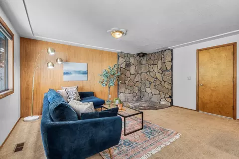 1728 NE Carson Way, Bend, OR 97701 photo 27