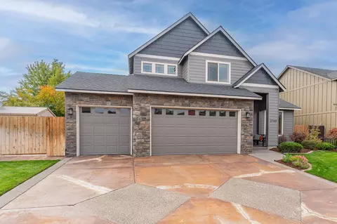 2160 NW Redwood Ave, Redmond, OR 97756