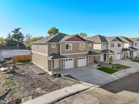 7435 Denman Ct, White City, OR 97503