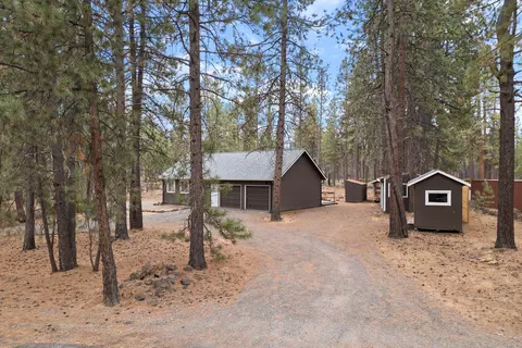 18979 Obsidian Rd, Bend, OR 97702