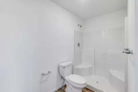 Bath - 16662 Grey Pine St, La Pine, OR 97739 photo 1 of 2