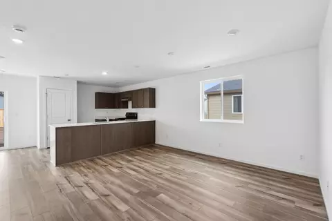 Living - 16662 Grey Pine St, La Pine, OR 97739 photo 1 of 3