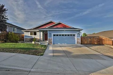 928 Stonewater Dr, Eagle Point, OR 97524