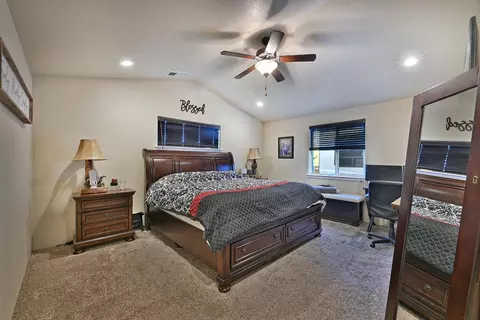 928 Stonewater Dr, Eagle Point, OR 97524 photo 13