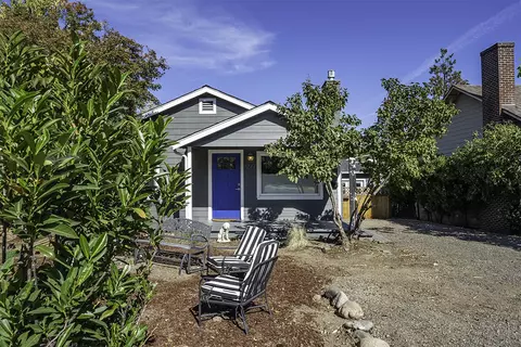 1277 Iowa St, Ashland, OR 97520