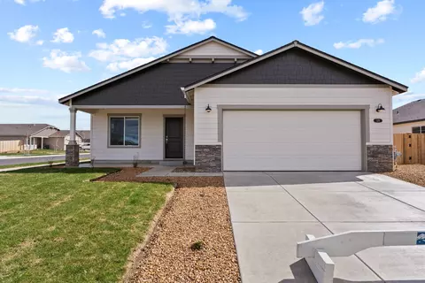 326 NW Par Ave #93, Madras, OR 97741
