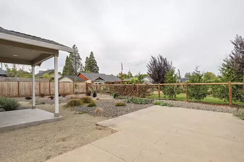 Exterior - 306 E Rapp Rd, Talent, OR 97540 photo 7 of 8