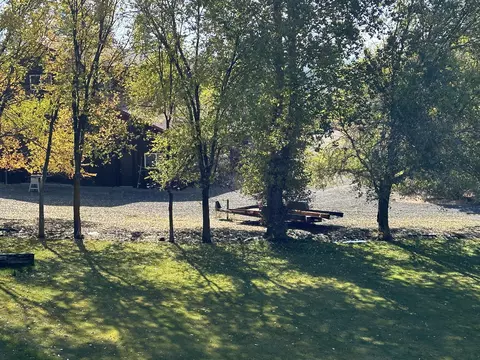 Exterior - 21550 Mcgilvray Rd, Bend, OR 97702 photo 6 of 9