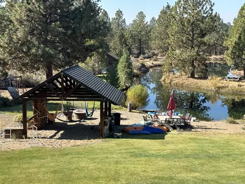 Exterior - 21550 Mcgilvray Rd, Bend, OR 97702 photo 5 of 9