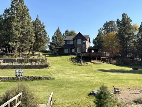 Exterior - 21550 Mcgilvray Rd, Bend, OR 97702 photo 2 of 9