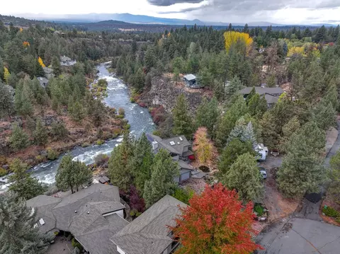 63287 Cherokee Ln, Bend, OR 97703 photo 3