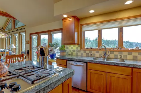 63287 Cherokee Ln, Bend, OR 97703 photo 12