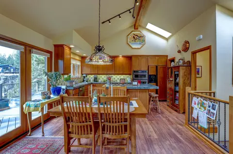 63287 Cherokee Ln, Bend, OR 97703 photo 7