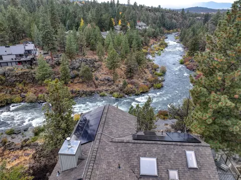 63287 Cherokee Ln, Bend, OR 97703 photo 4