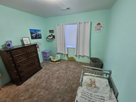 Bedroom - 1352 Ivan Ln, Central Point, OR 97502 photo 4 of 6