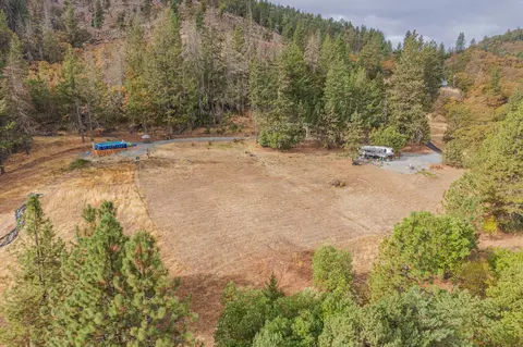 4795 W Griffin Creek Rd, Medford, OR 97501