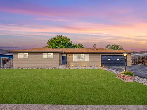 3302 Caroline St, Klamath Falls, OR 97603