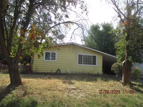 4432 Barry Dr, Klamath Falls, OR 97603