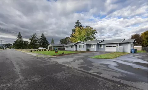 190 Parkhill Pl, Grants Pass, OR 97527