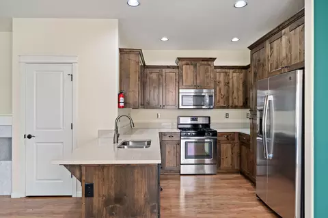 20765 NE Comet Ln, Bend, OR 97701 photo 5