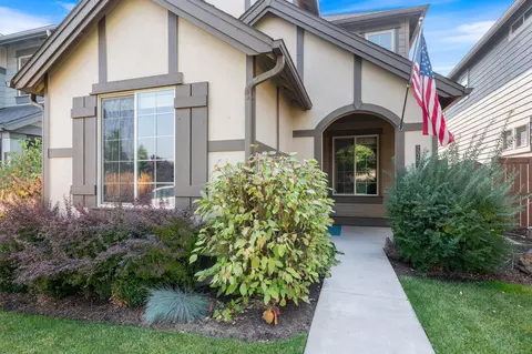 20765 NE Comet Ln, Bend, OR 97701 photo 3