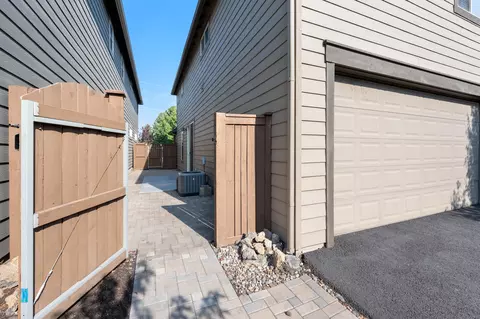 20765 NE Comet Ln, Bend, OR 97701 photo 37