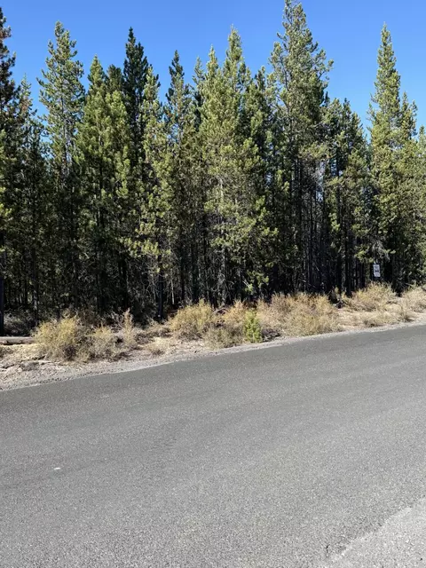 Two Rivers Road, Crescent Lake, OR 97733