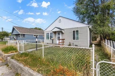 744 NE Belknap St, Prineville, OR 97754