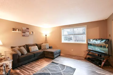 Living - 307 S Buchanan Ave, Eagle Point, OR 97524 photo 1 of 2