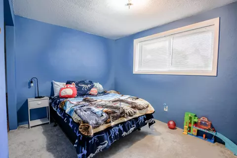 Bedroom - 307 S Buchanan Ave, Eagle Point, OR 97524 photo 6 of 6