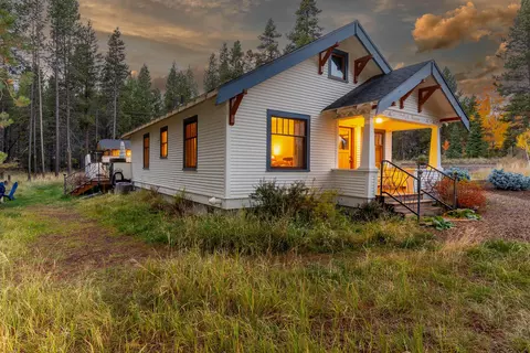 Exterior - 17009 Covina Rd, Bend, OR 97707 photo 1 of 10