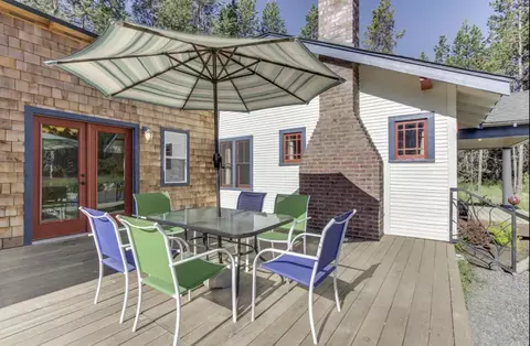 Exterior - 17009 Covina Rd, Bend, OR 97707 photo 3 of 10