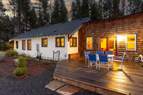 Exterior - 17009 Covina Rd, Bend, OR 97707 photo 5 of 10